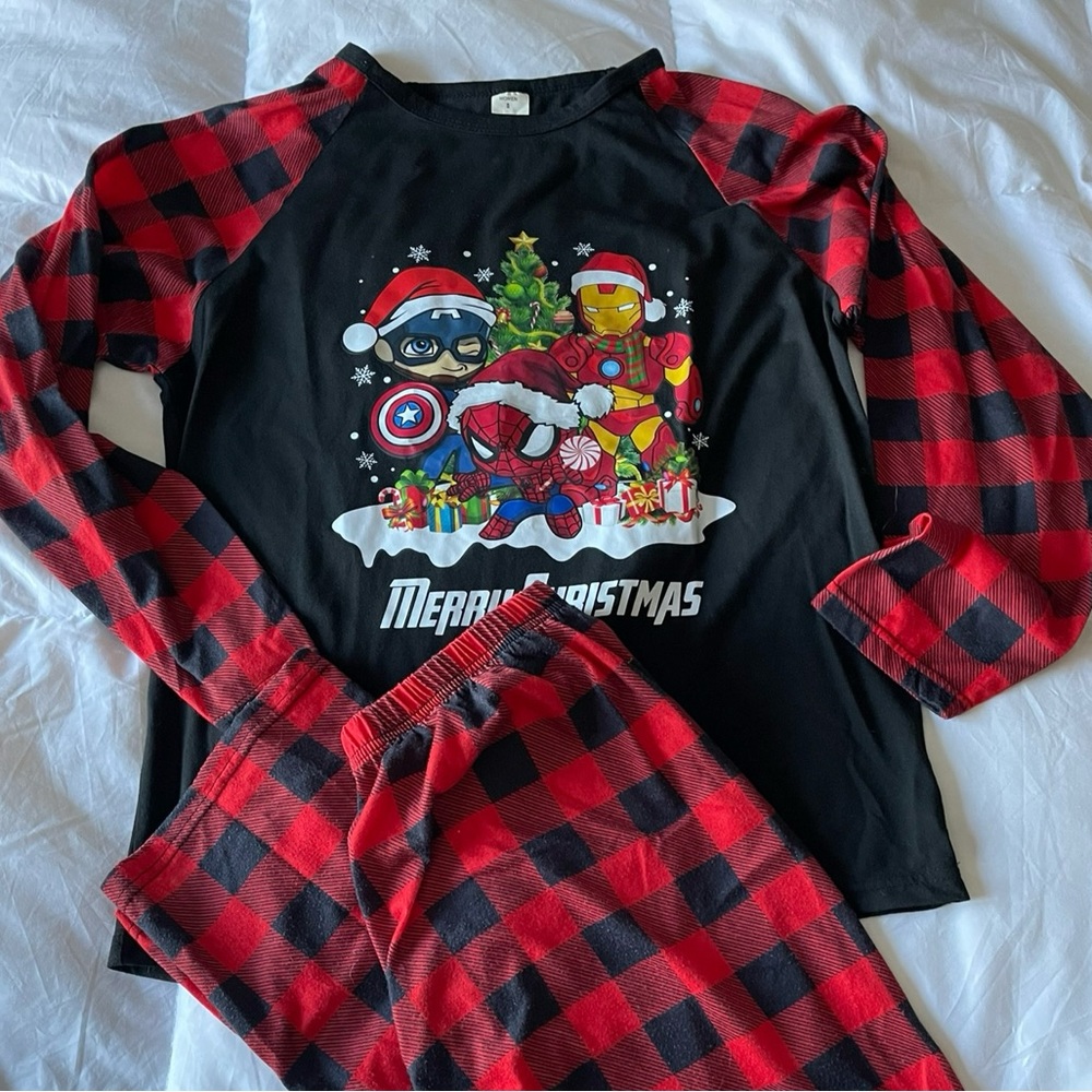 Women’s Christmas Pajamas - Marvel theme - Small (2)